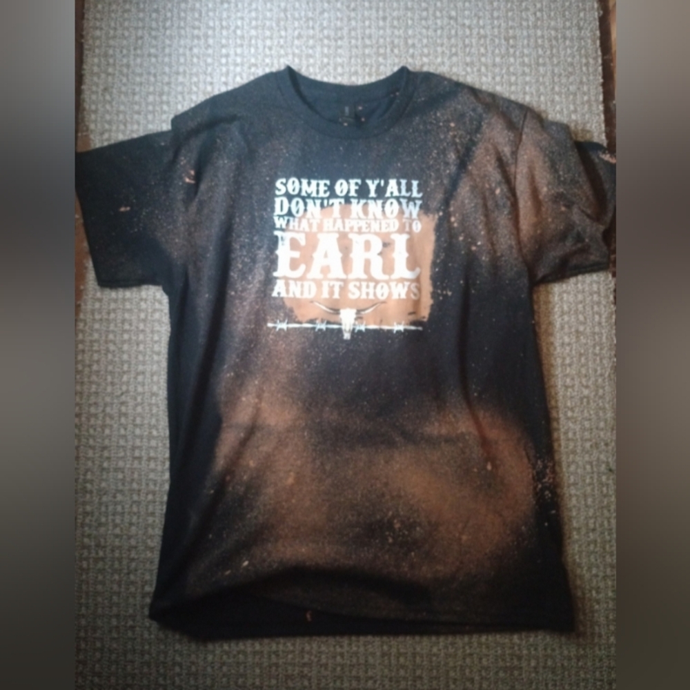Handmade bleached tshirt - Picture 2 of 4